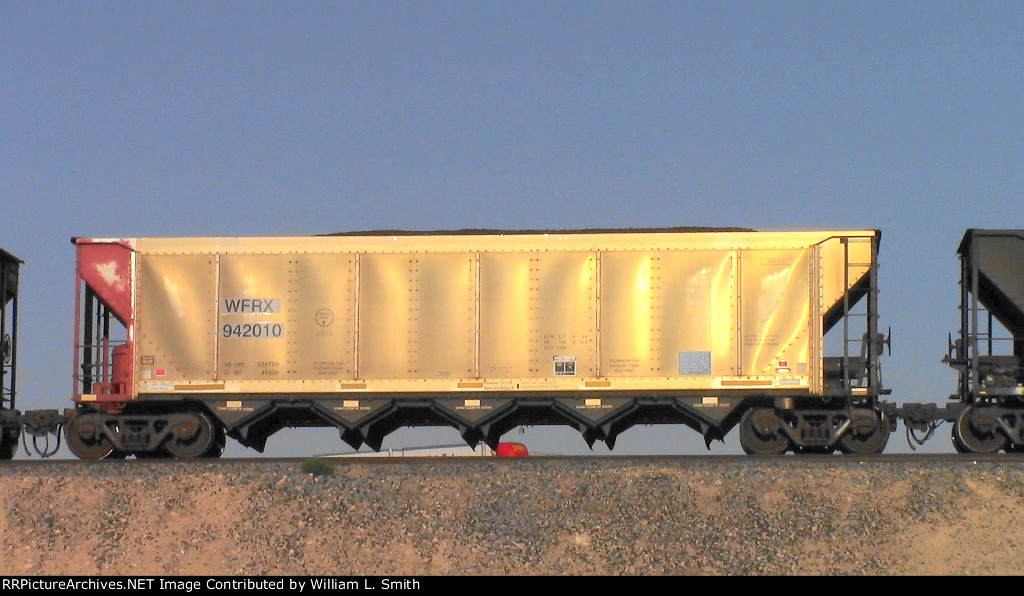 WB Unit Loaded Hooper Frt at Erie NV W-Pshr -30